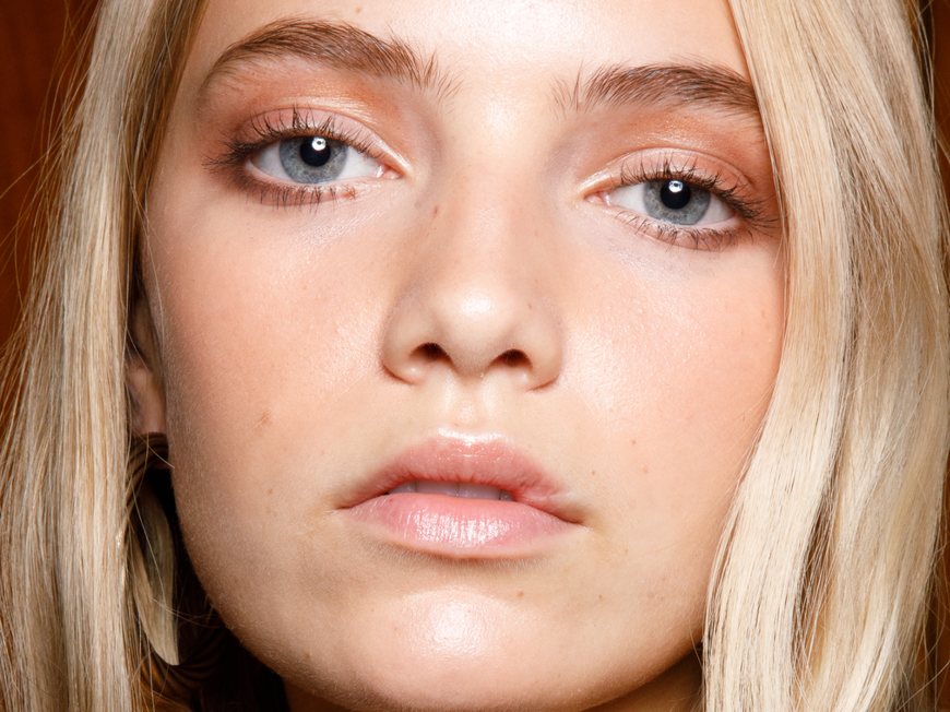 Blaue Augen schminken: Die besten Tipps und Tricks