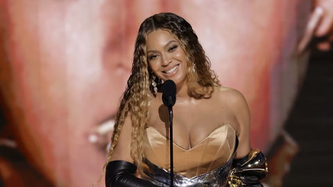 Grammys 2023: Die schönsten Looks der Stars plus alle Highlights