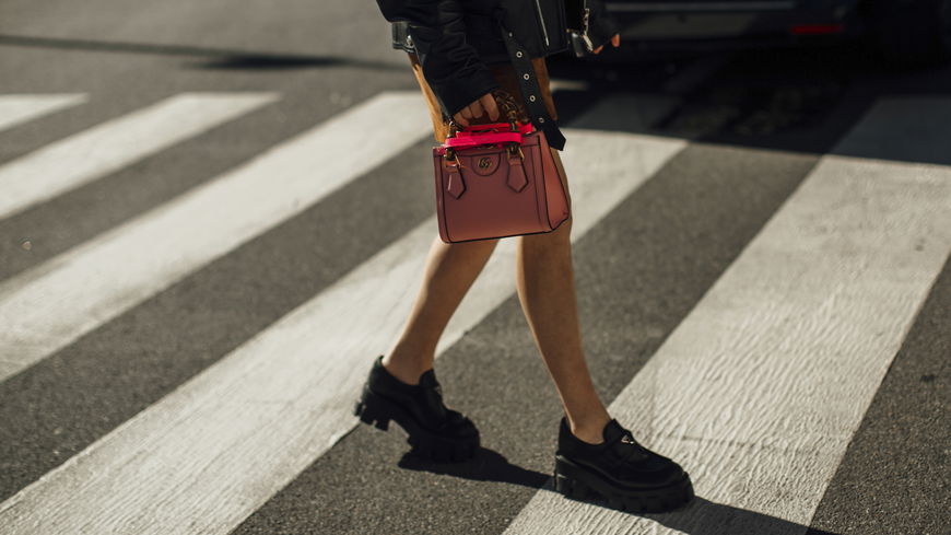  Statt Sneaker: Diese flachen Schuhe tragen wir jetzt im Alltag
