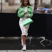 Der Trend-Sneaker von Gabor passt im Sommer perfekt zu jedem Kleid