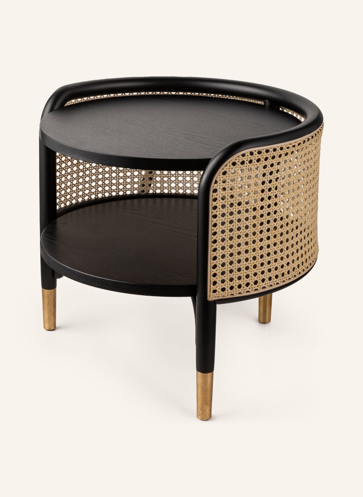 Beistelltisch mit Buchenbugholz und Rattan in Schwarz und Natur-Look von Gebrüder Thonet Vienna über Breuninger, ca. 1.128 Euro