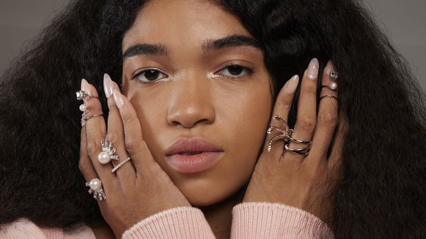Nagel-Trend 2026: Die "Glass Manicure" ist zu cool, um sie nicht zu mögen