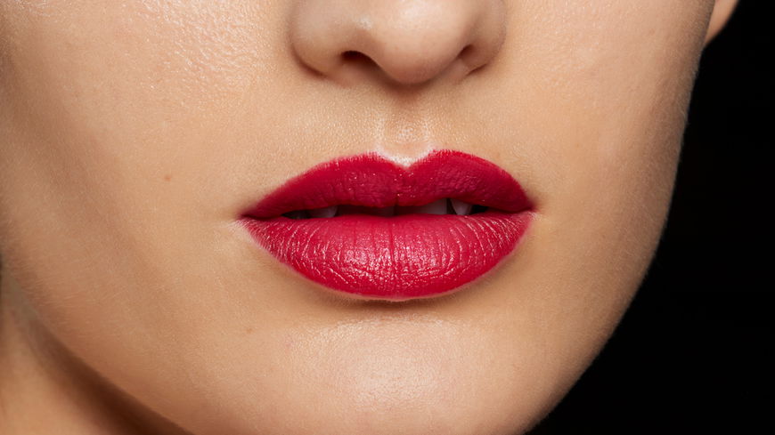 Parfümerie 2023: Garantiert kussecht ist dieser Liquid Lippenstift 