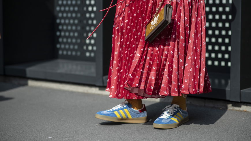 3 bunte Trend-Sneaker, die wir im Frühling 2023 nicht mehr ausziehen wollen