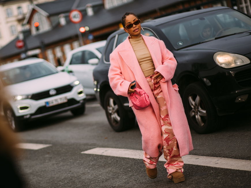 Mode-Trends 2023: Stylische Mäntel haben im Frühling diese Farbe