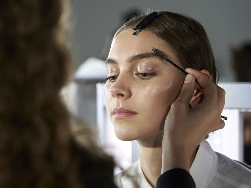 Soap Brows: Dieses Produkt liftet Augenbrauen