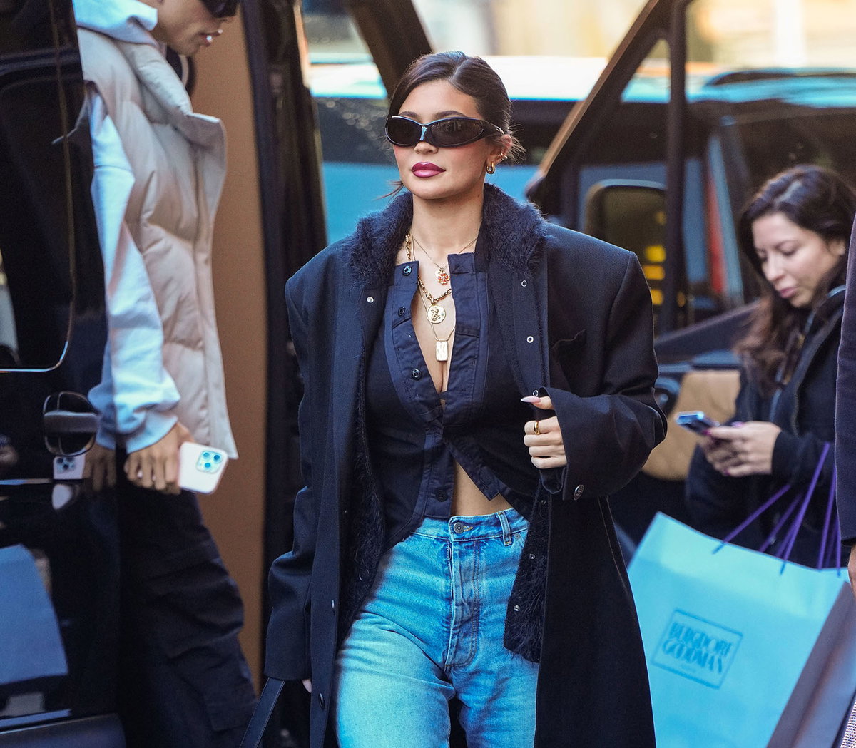 November 2022: Super-stylisch! Kylie Jenner wurde zusammen mit ihrer Schwester Kendall Jenner am 08. November in New York City gesichtet.