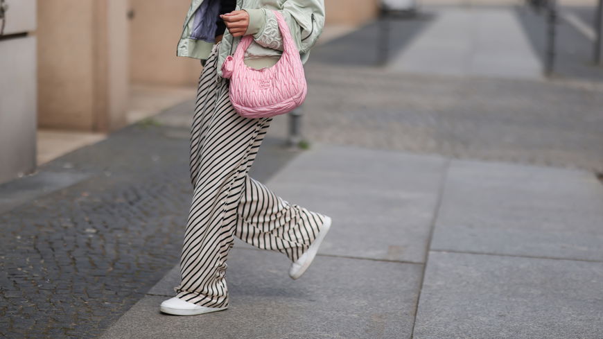 Ein Tamaris-Sneaker beschert optisch lange Beine – und macht Lust auf den Frühling 2026