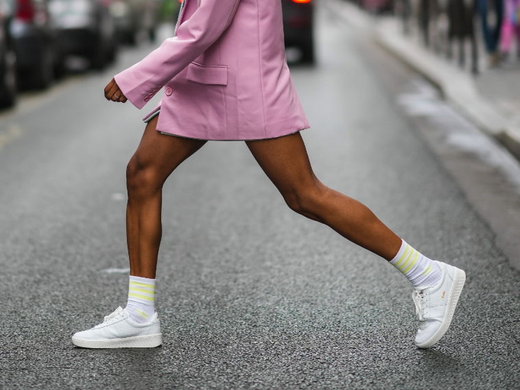 3 Gabor-Sneaker, die dir im Sommer 2023 extralange Beine zaubern