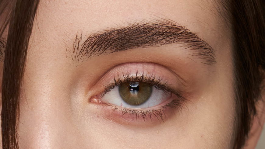 Dieses beliebte Augenbrauengel ist besser als ein Brow Lift beim Profi