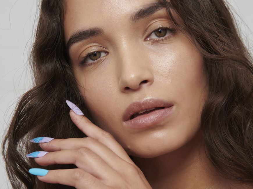 Nagel-Trends 2023: 3 angesagte Nail-Designs, die perfekt für den Frühling sind