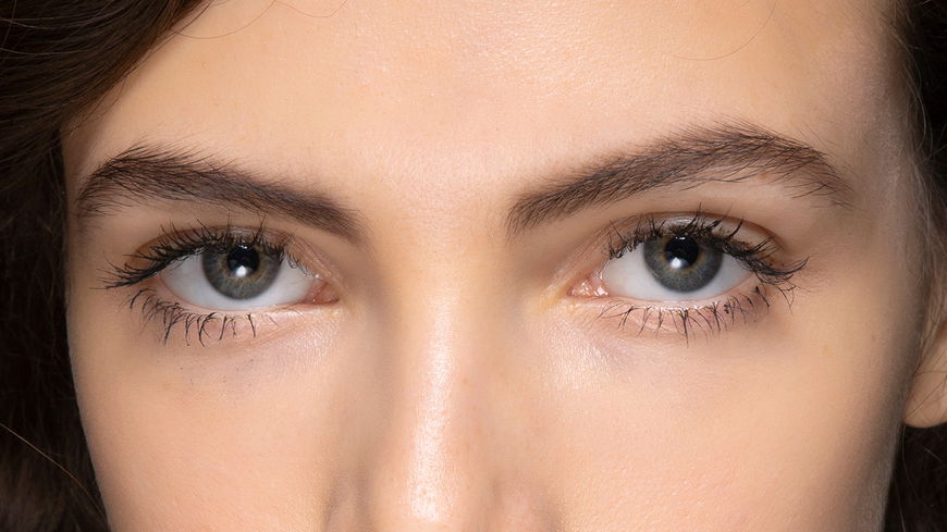 Drogerie 2023: Dieser Concealer deckt Augenringe besser ab als jedes andere Produkt