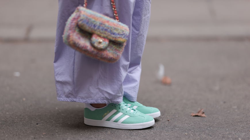 Dank dieser gehypten Adidas Sneaker sieht jeder Look zehnmal cooler aus