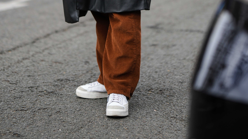 Der günstige Sneaker von Puma ist perfekt für alle, die schlichte Modelle bevorzugen