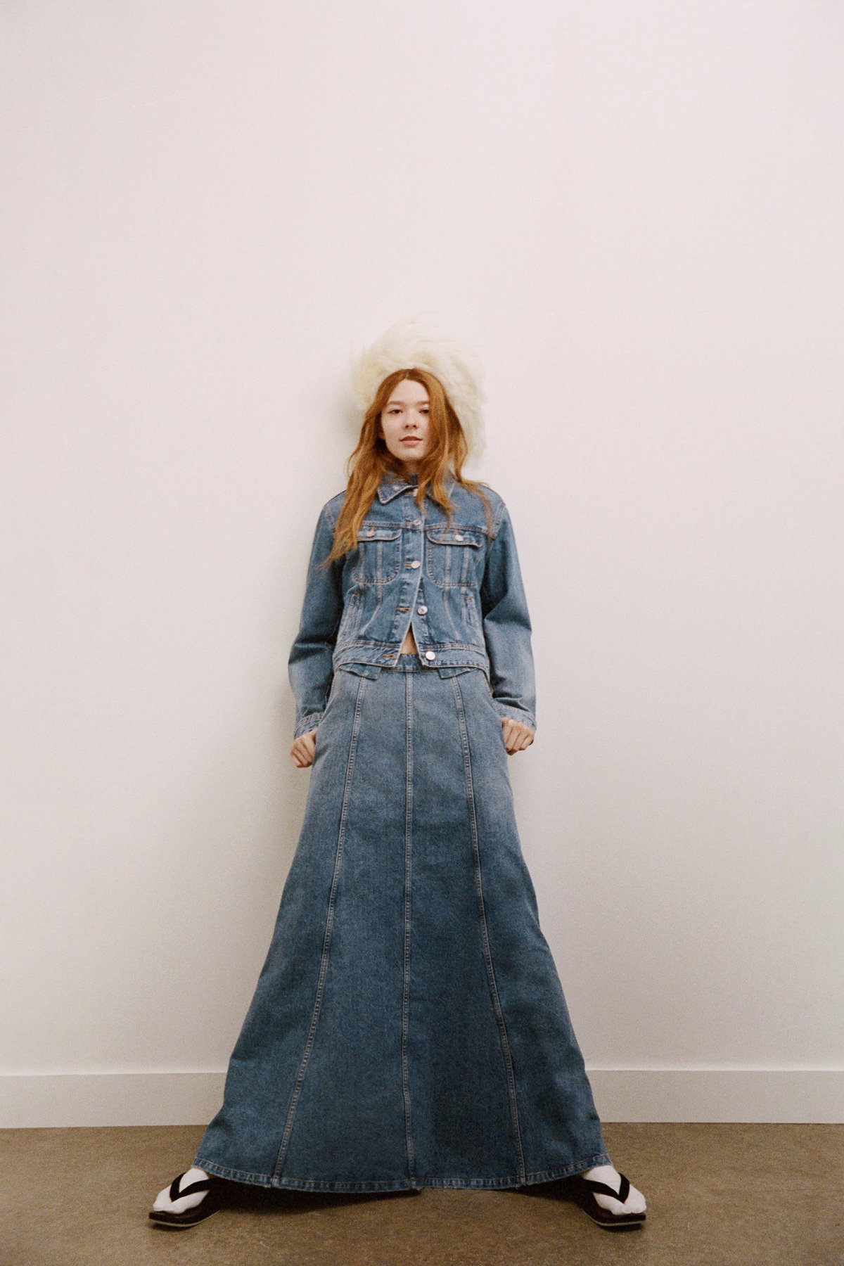 Langer Rock aus Denim mit hohem Bund und Vordertaschen, ca. 50 Euro