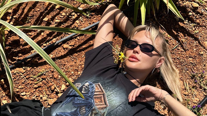 Bonnie Strange im Interview über ihren Neustart auf Ibiza