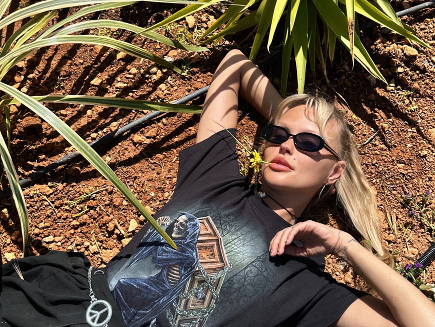 Bonnie Strange im Interview über ihr neues Leben auf Ibiza