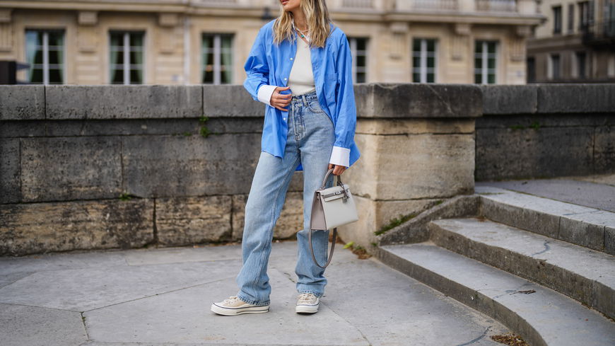 Statt Sandalen: Diesen schwarzen Trend-Sneaker von Converse tragen im Sommer 2023 zur Jeans
