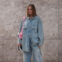 Jeanshemd kombinieren: So wird der Denim-Look gestylt