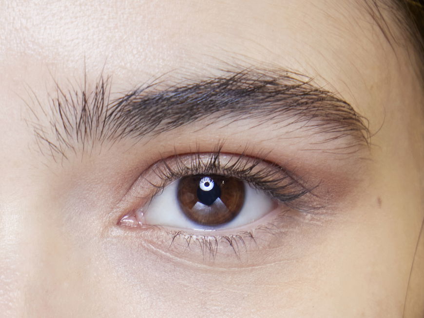Wasserfeste Mascara entfernen: So reinigt ihr die Wimpern gründlich und schonend