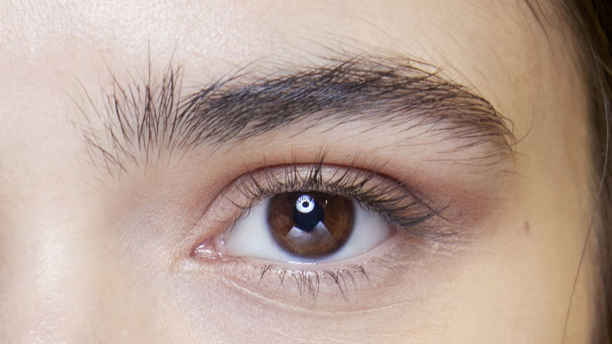 Wasserfeste Mascara entfernen: So reinigt ihr die Wimpern gründlich und schonend