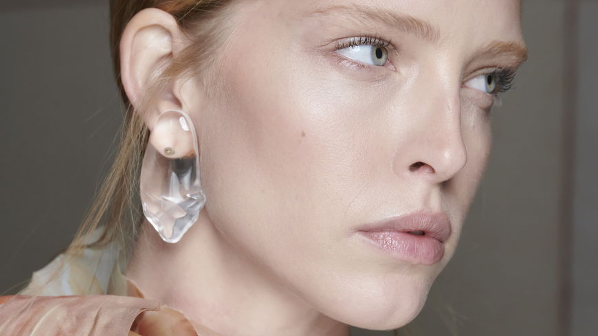 Skincare-Trends 2023: Kein Produkt hellt verfärbte Hautpartien so gut auf, wie dieses