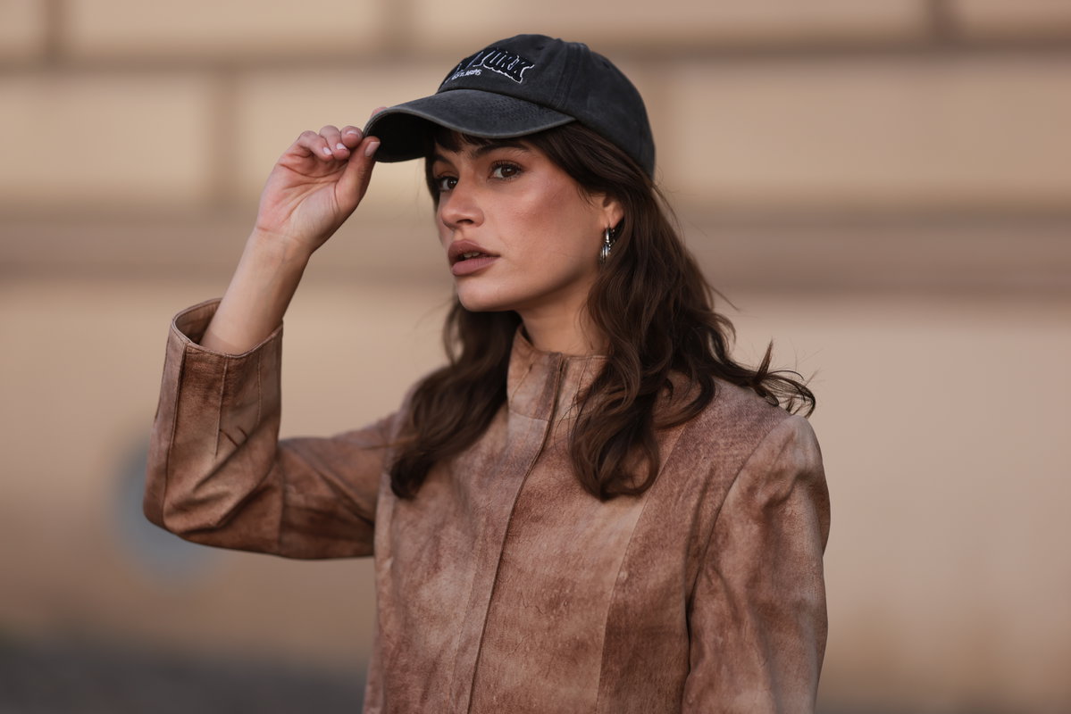 Frau mit Baseball Cap