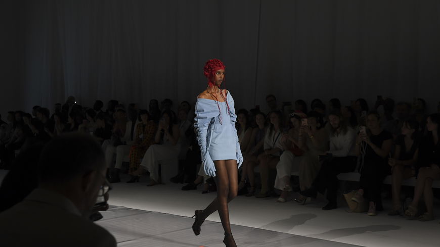 SHEIN X Fashionshow – Endless Summer 2023: Diese Trendfarben tragen jetzt alle Frauen in Paris 
