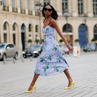 Ein Midi-Kleid von H&M ist perfekt für jede große Frau