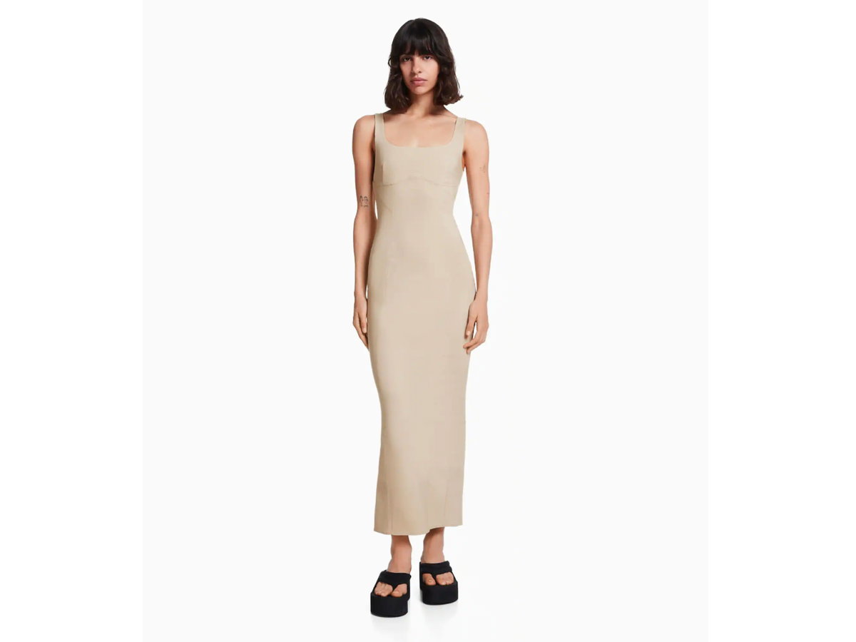 Beigefarbenes Kleid von Bershka