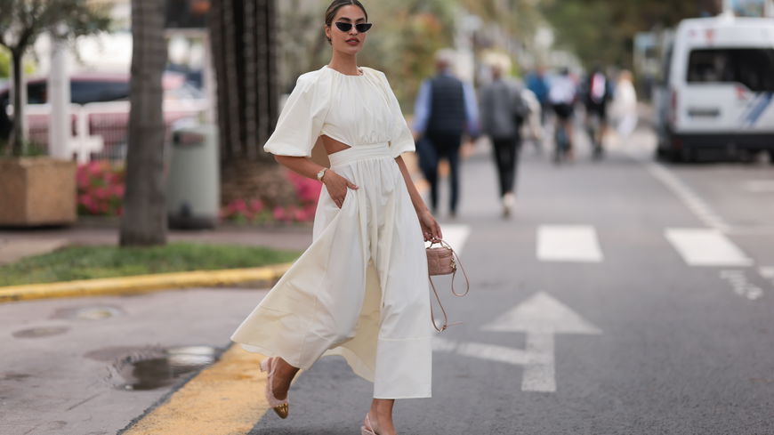 Das Kleid aus der neuen Zara-Kollektion tragen wir im Sommer 2023 rauf und runter