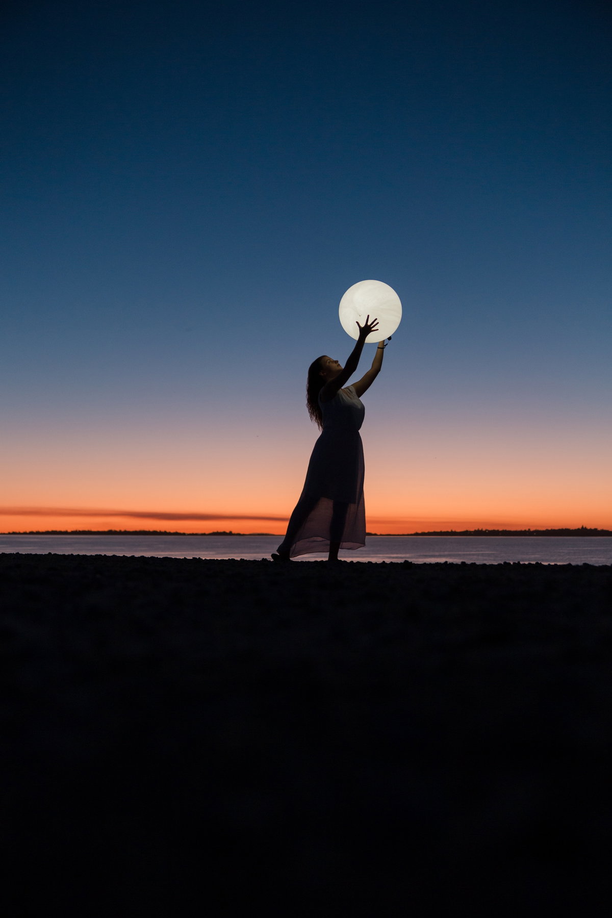 Frau mit Mond