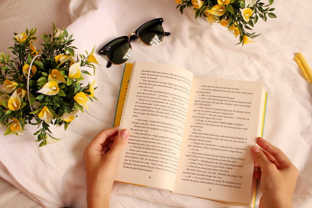 Buch mit Blumen