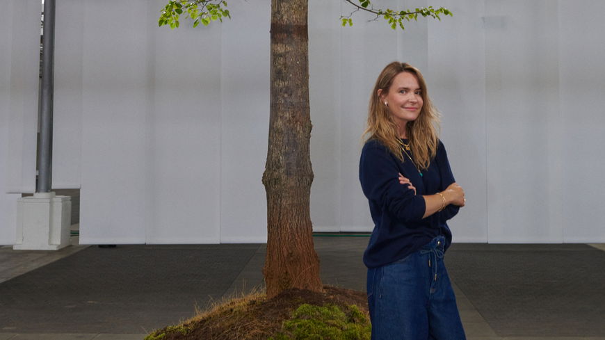 Ganni Designerin Ditte Reffstrup über ihre Spring/Summer 2024 Kollektion: "Die Idee war, der Angst vor KI in die Augen zu schauen"