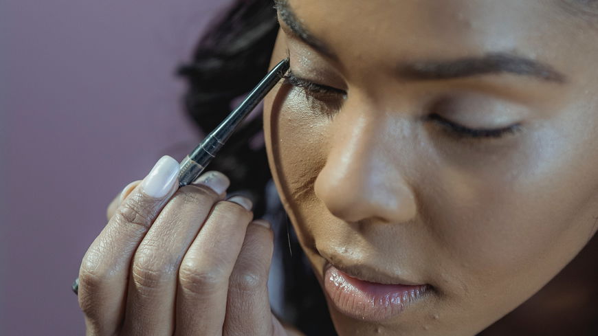 Dieses Beauty-Produkt von Rossmann kann mit teuren Luxusmarken mithalten