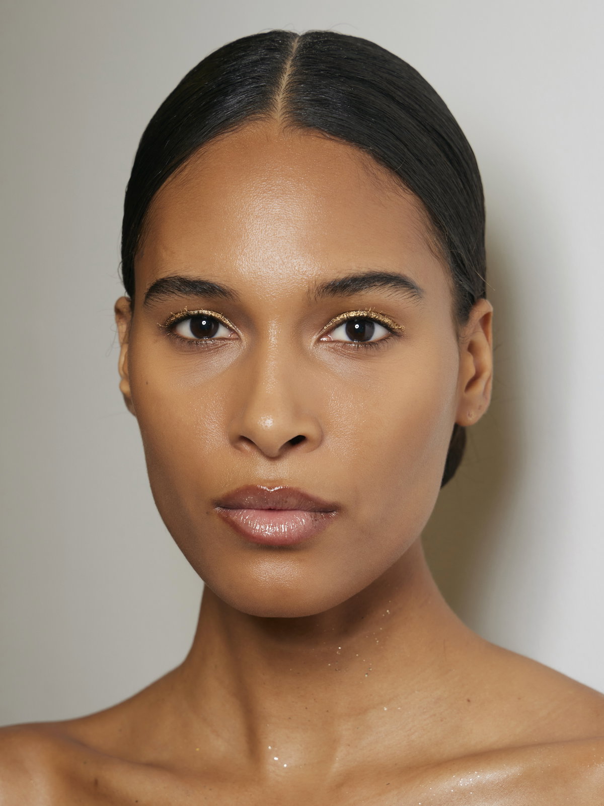 Frau auf Elie Saab Fashion Show Make-up Style
