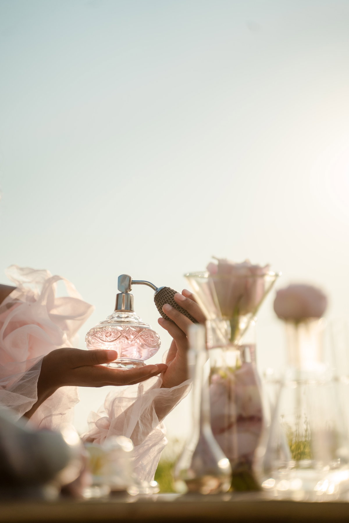 Für einen Frischekick im Alltag sorgen ganz klar blumige Parfums und ich stelle dir meinen Favoriten aus der Parfümerie genauer vor.