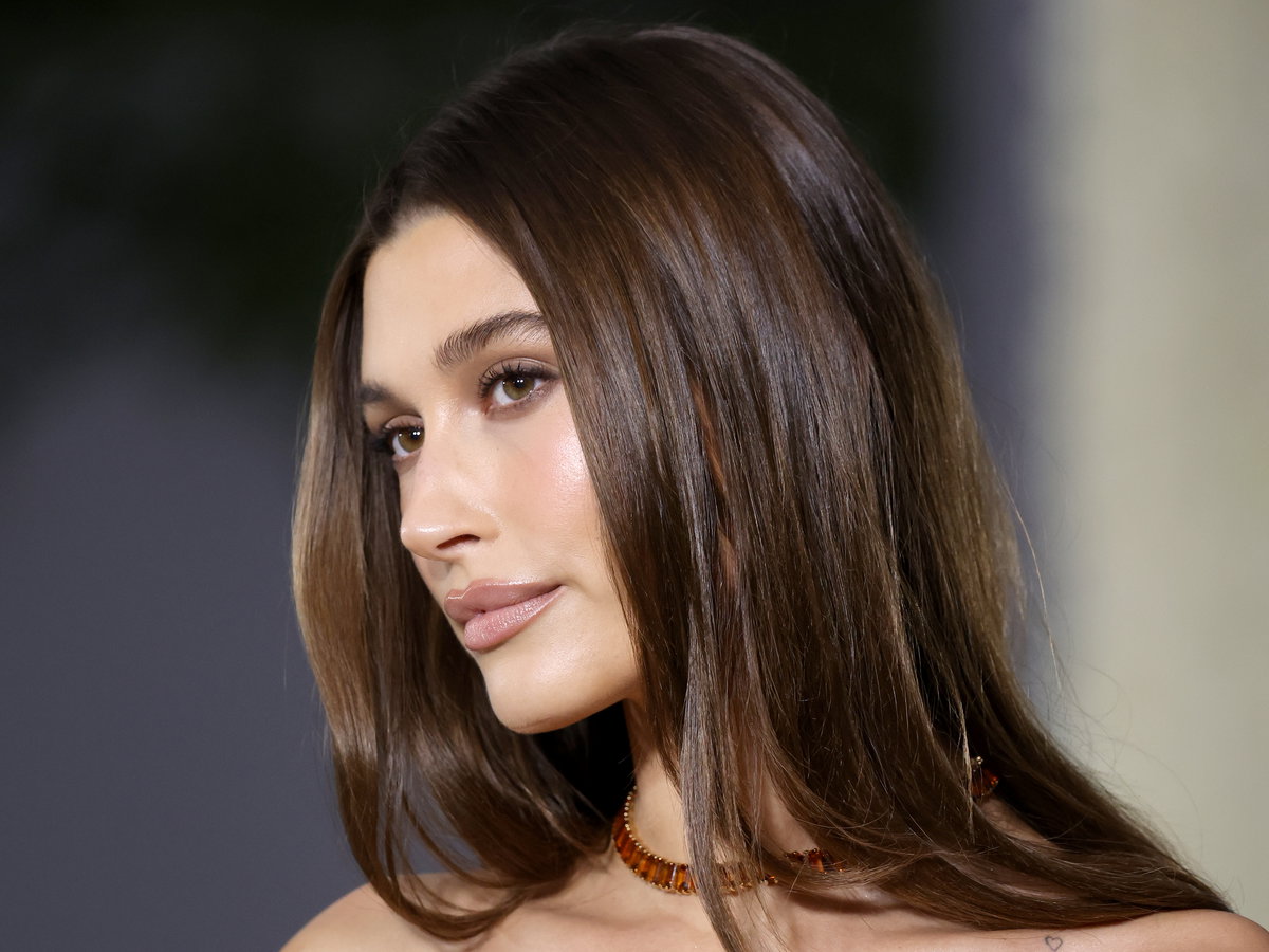 Hailey Bieber hat den Trend rund um die "Strawberry Girl"-Ästhetik überhaupt erst ins Rollen gebracht.