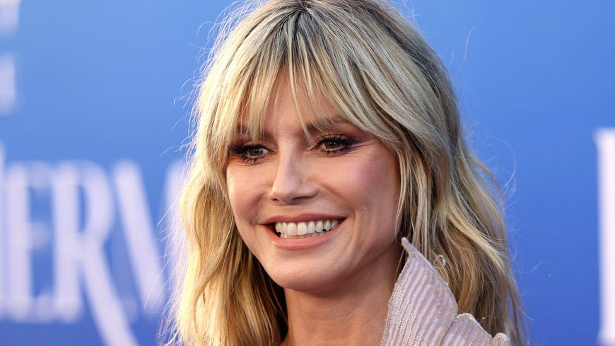 Heidi Klum trägt im Italien-Urlaub den angesagten Capri Bun