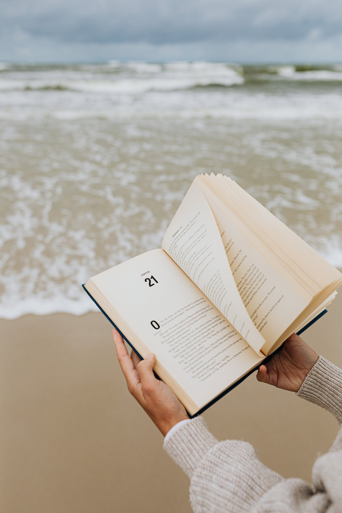 Buch am Strand