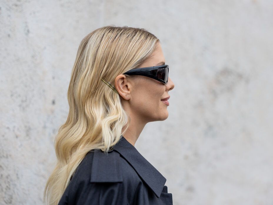 Wir lieben blondes Haar und aktuell ist es natürlich das ikonische "Barbie Blond", das wir überall sehen.