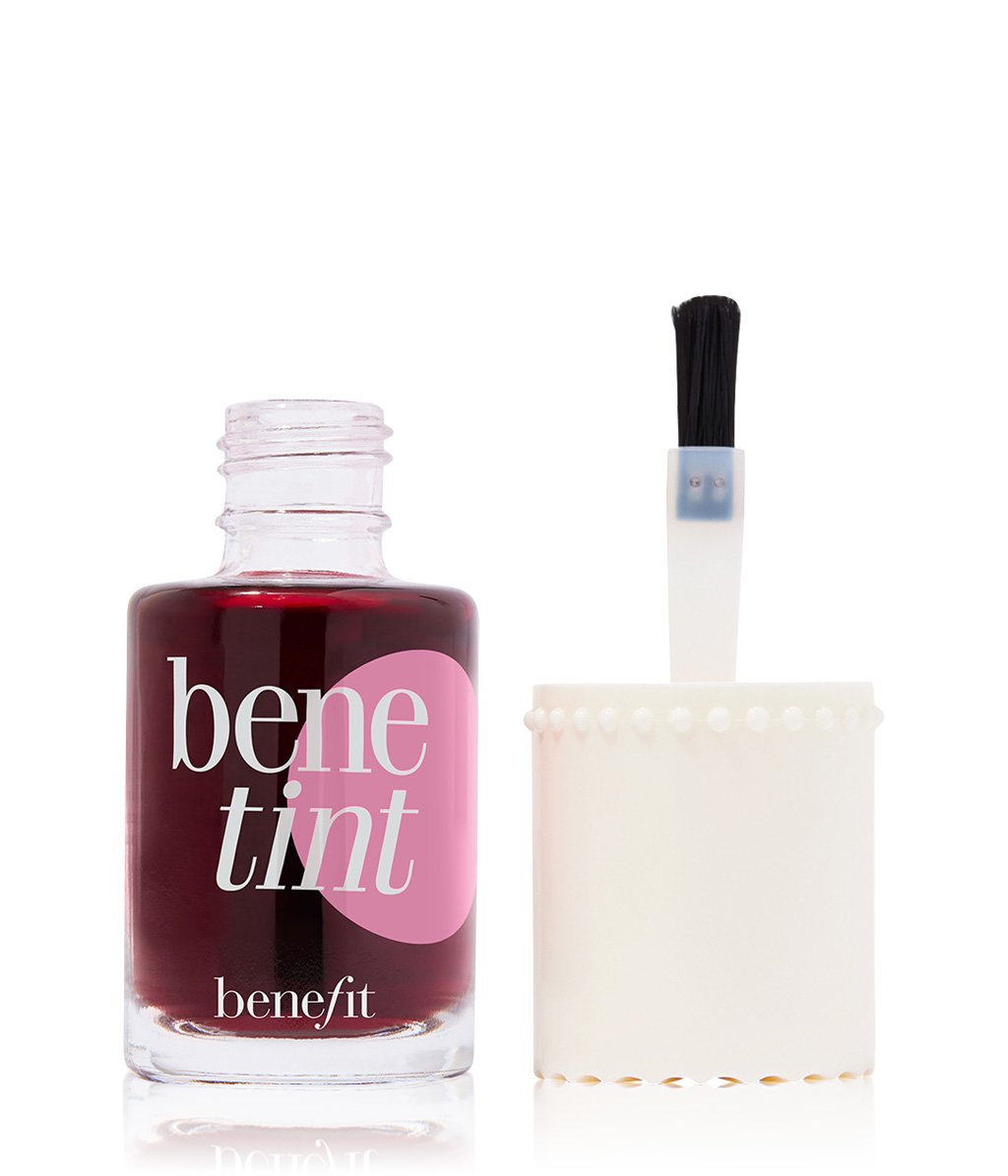Es ist das Benetint Cheek & Lip Stain der Brand, das du für knapp 34 Euro über Flaconi ergatterst.