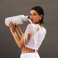Hailey Bieber: Das Model im Interview über Beauty-Trends, Skincare-Routinen und rhode