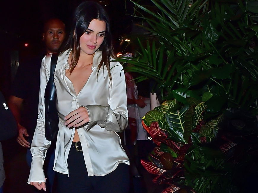 Kendall Jenner in Mango-Look