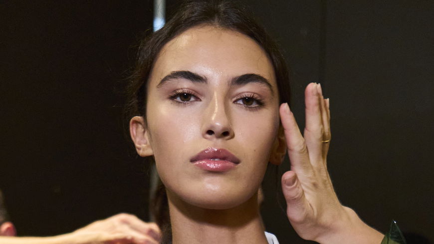 Dieses eine Drogerie-Lipgloss wirkt fast wie ein Hyaluron-Filler