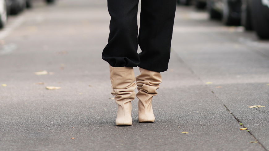 Ohne cremefarbene Boots gehen stylische Frauen nicht mehr aus dem Haus