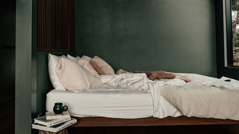 Kleines Schlafzimmer einrichten: Diese 7 Tipps lassen es sofort größer wirken