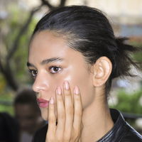  Nagel-Trends: "Quiet Luxury Nails" werten jedes Outfit auf