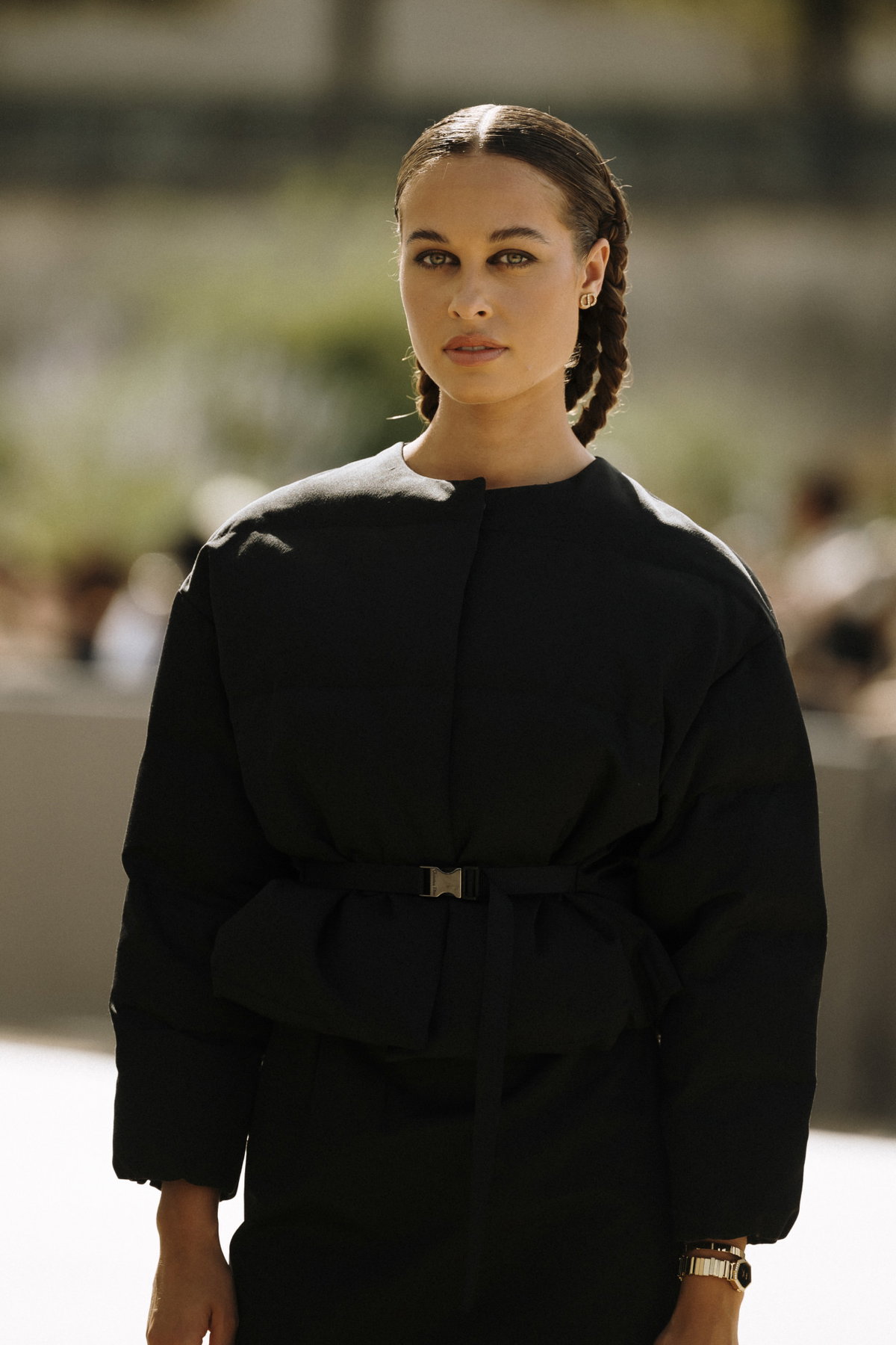 Frau auf der Fashion Week