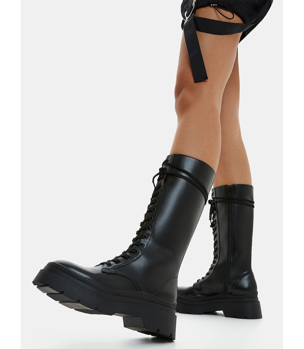 Schwarze Schnürstiefel von Bershka
